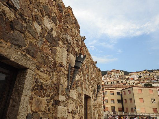 Castello Aragonese Murat