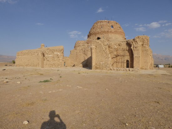Sarvestan Palace