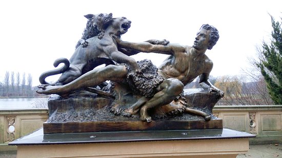 Standbild David mit dem Haupte Goliaths