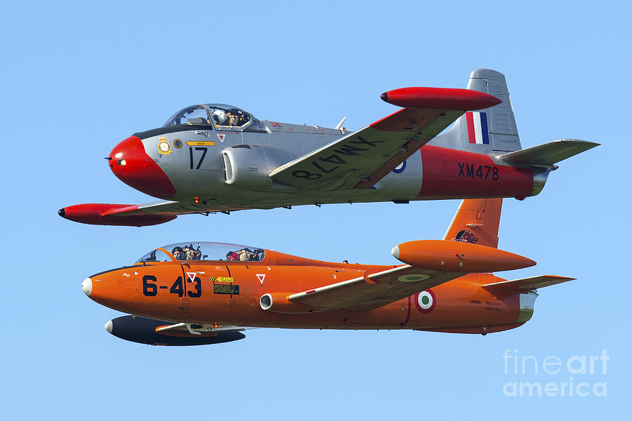 Monumento aeronautica -velivolo MB326