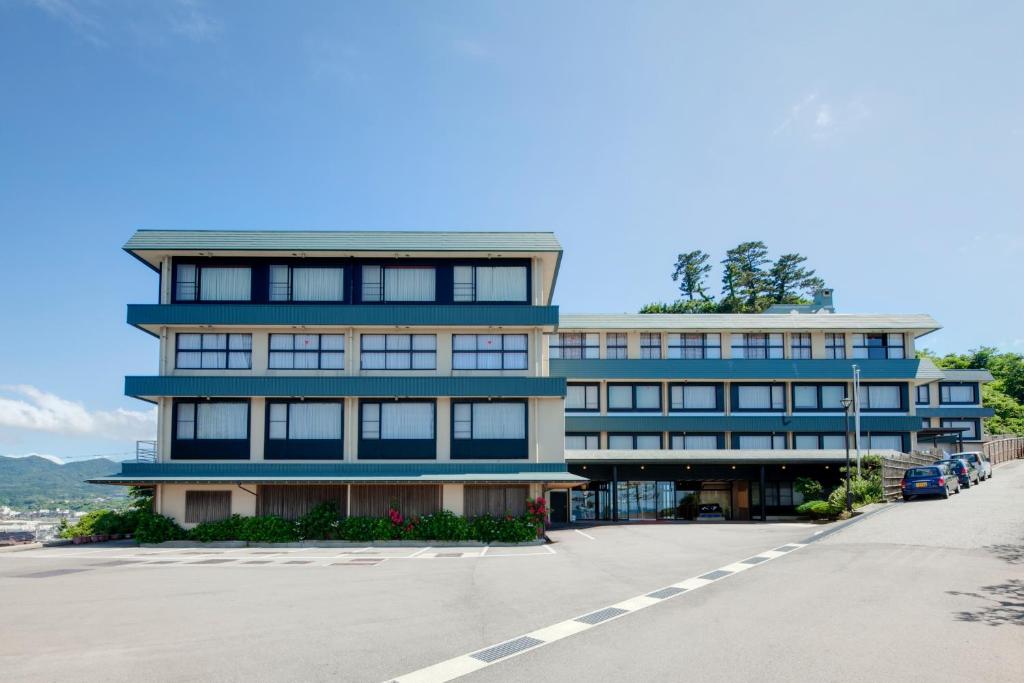 Yorimichi Parking Kanakura