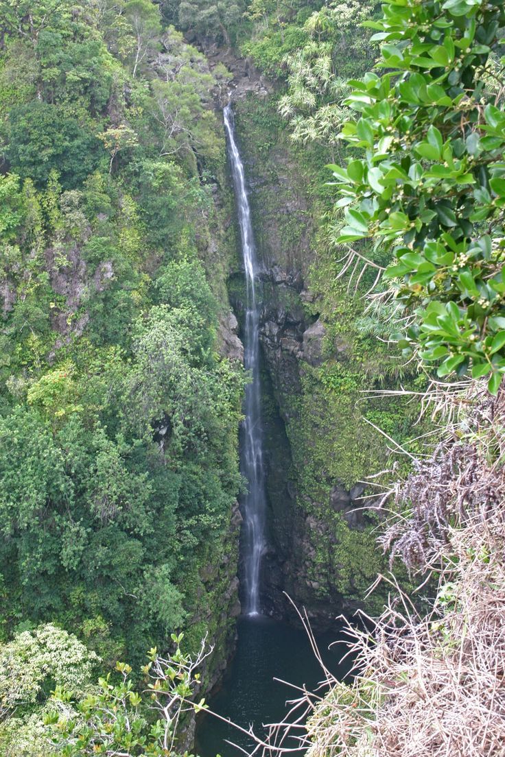 Puohokamoa Falls