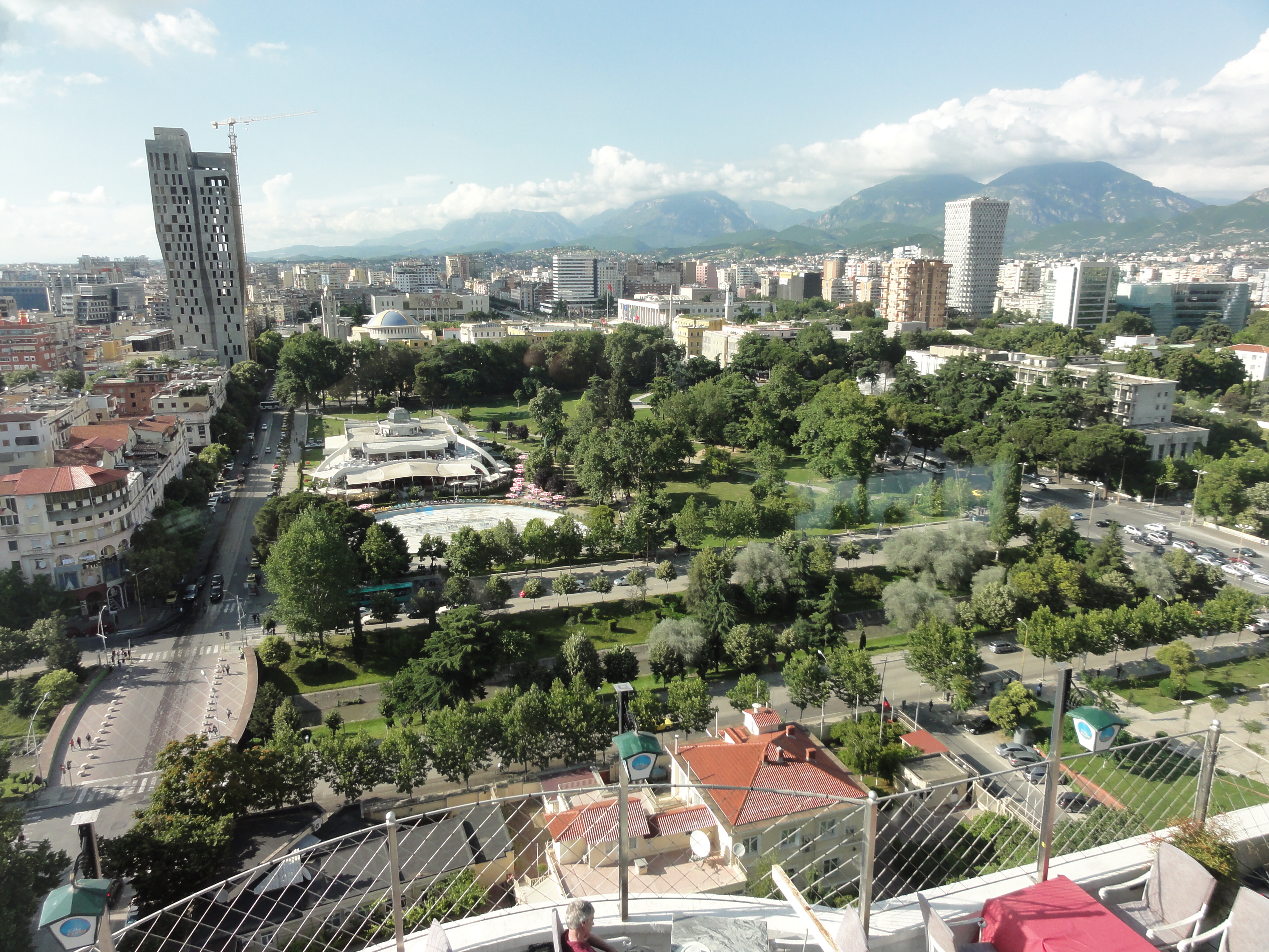 Tiki Tirana