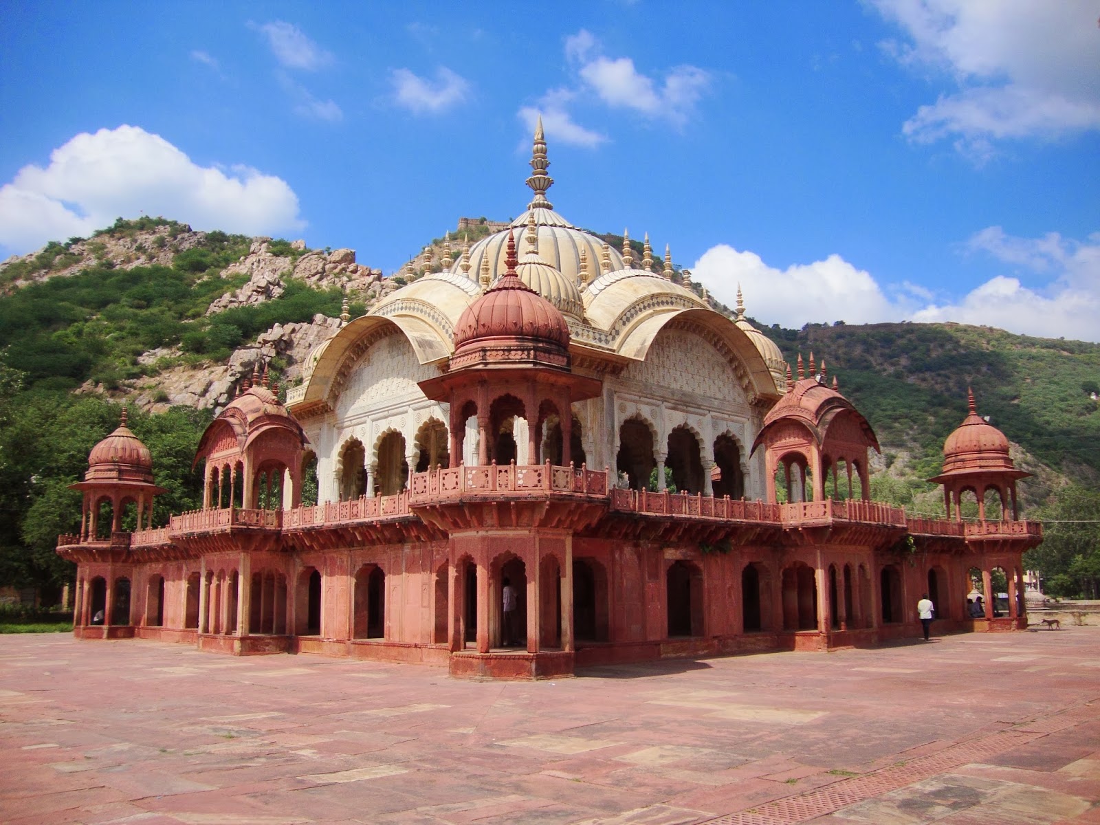 Moosi Maharani Ki Chhatri