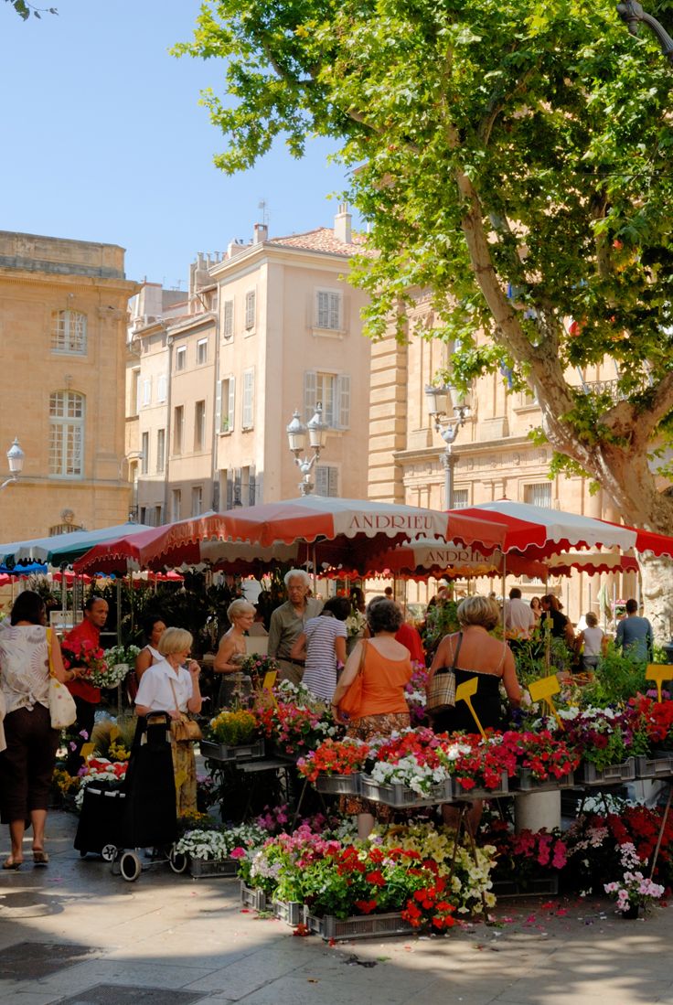 Place du Marche aux Fleurs