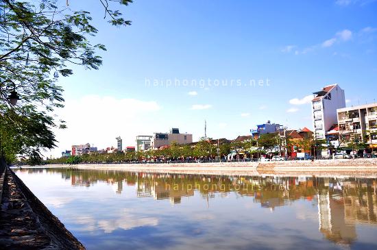 Tam Bac Lake