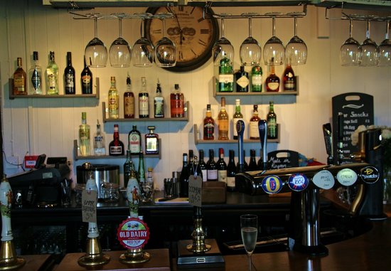 The Black Robin Bar