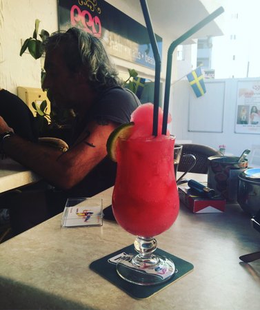 TreO Bar & Cafe