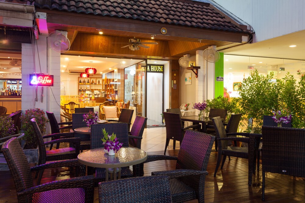 Mona Bar
