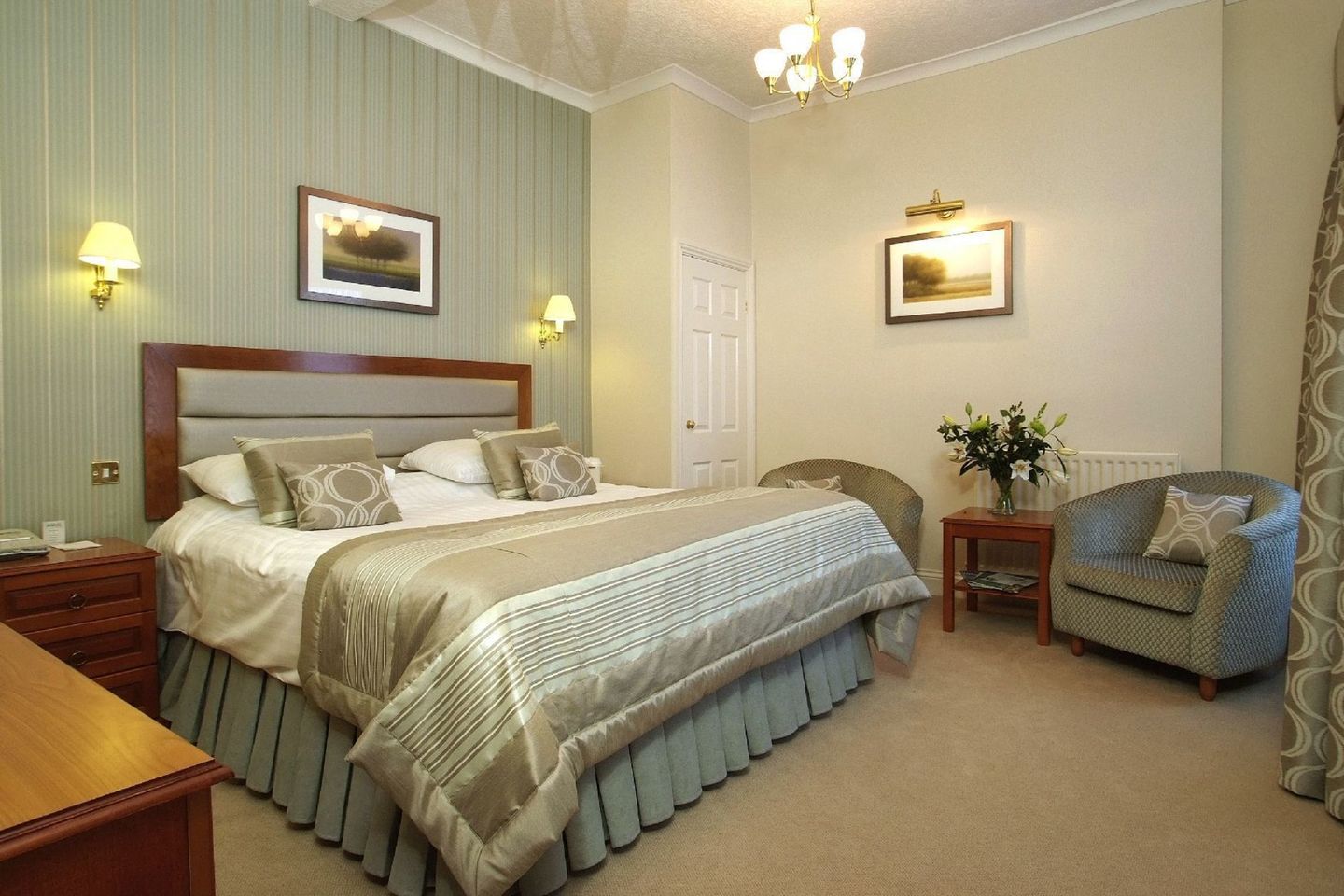The George Hotel