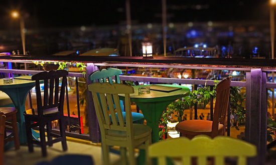 Queen Bar