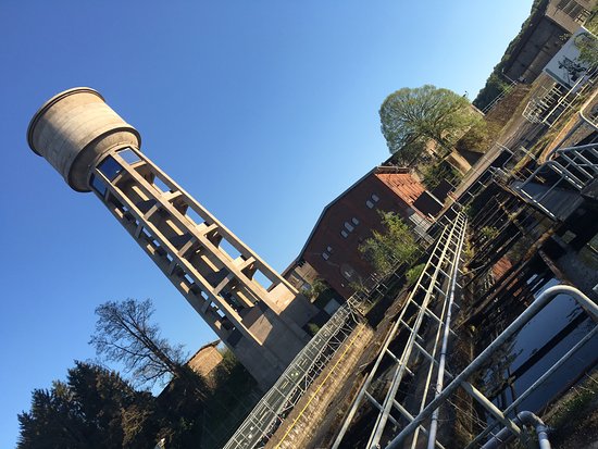 Waassertuerm + Pomhouse