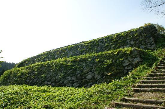 Nanao Castle Ruins