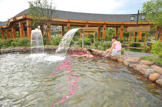 Huitang Hot Spring