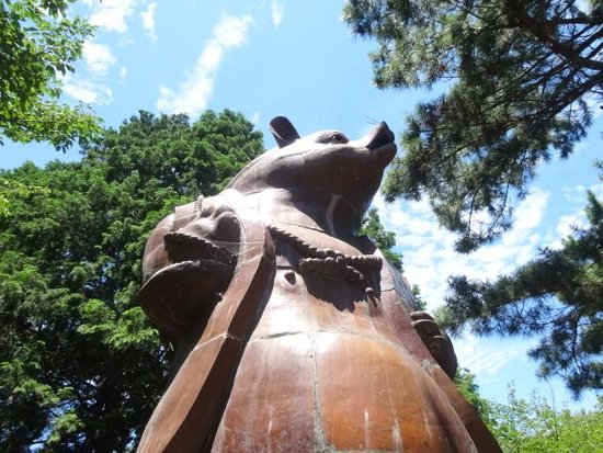 Statue of Big Raccoon Dog