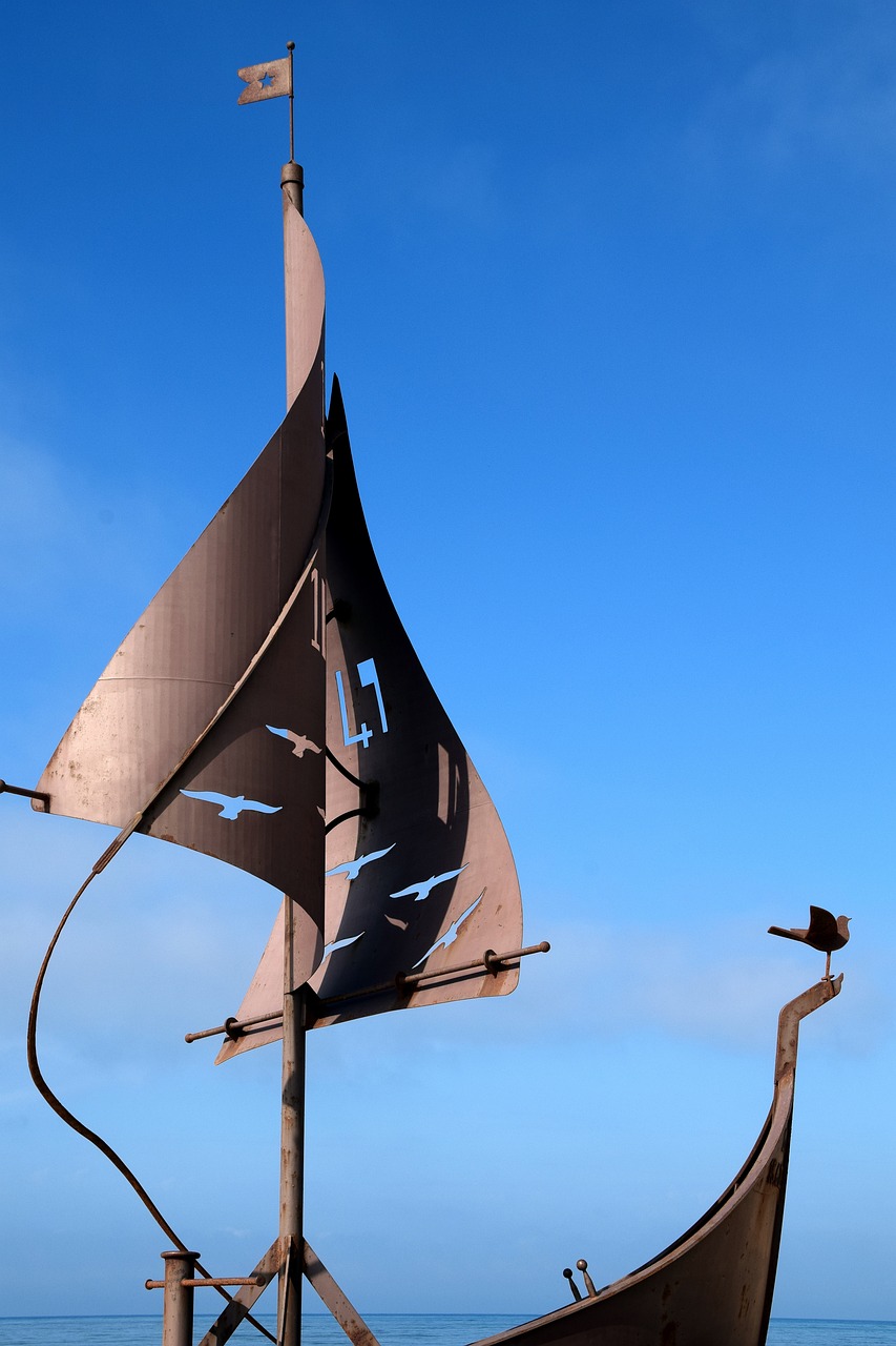 Sailing Monument