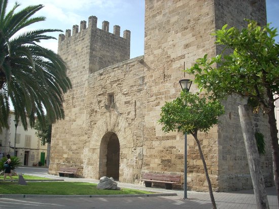 Xara Gate (Portal del Moll)