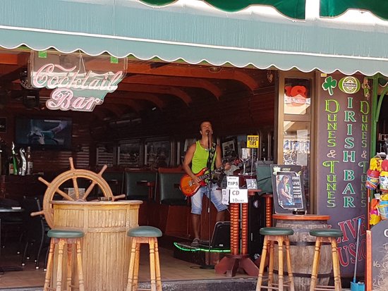 Dunes and Tunes, Irish Bar