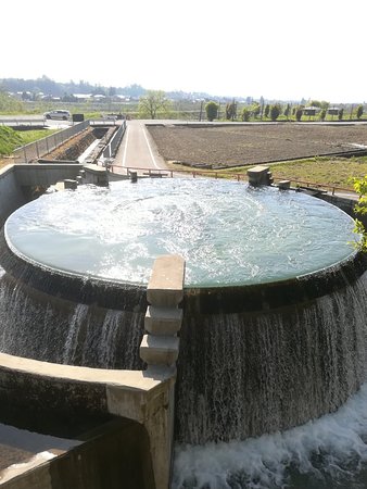 Higashiyama Cylinder Water Tank