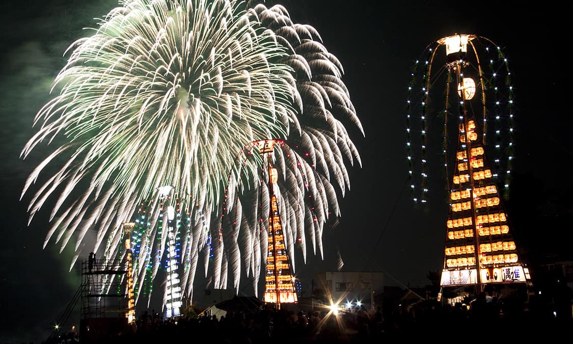 Jantokoi Uotsu Matsuri Sea Fireworks