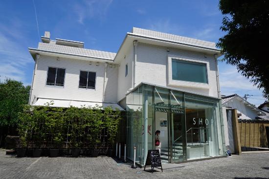 Rakusuitei Art Museum