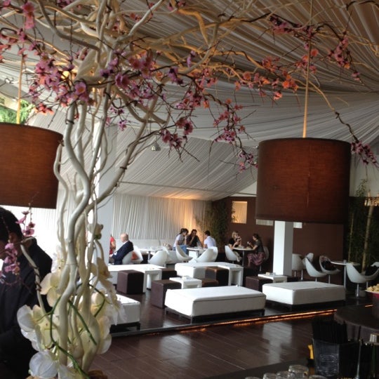 Lola Living Bar