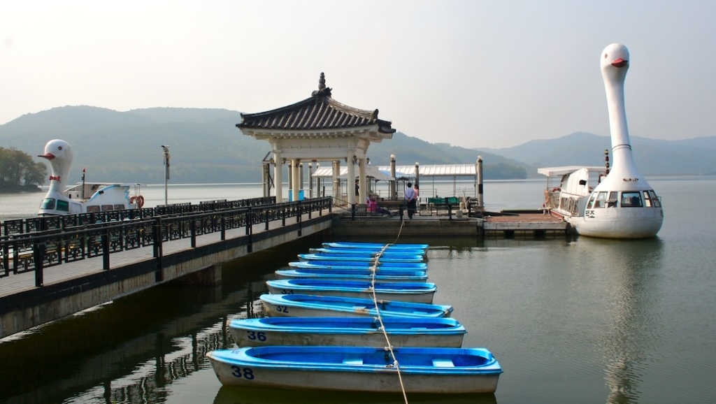 Bomun Lake