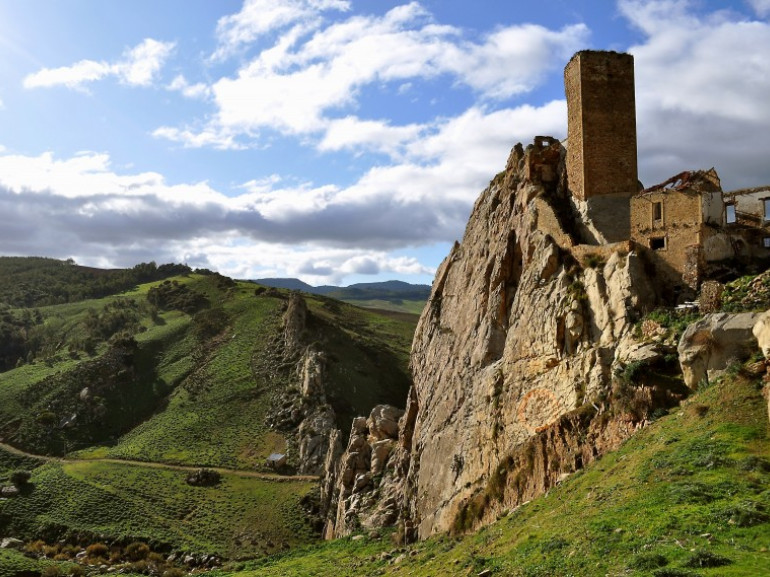 Castello di Gresti o Pietratagliata