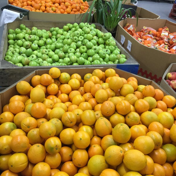 Arnold's Fruit Market