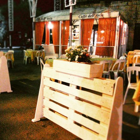 Bar-Pasticceria, Rosticceria, Gelateria - Caffe dell'Arco