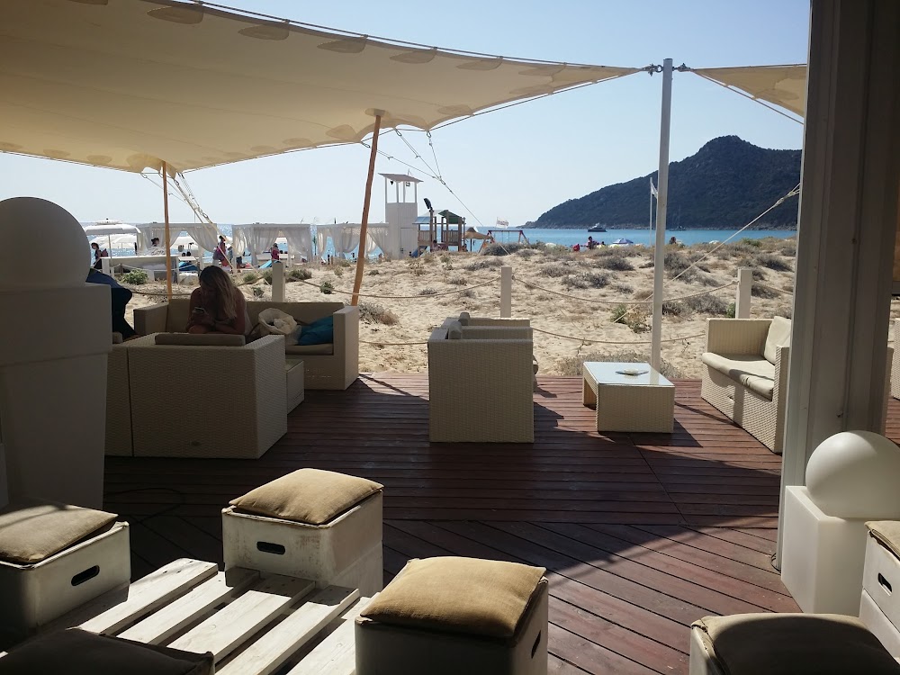 Entu Beach Bar