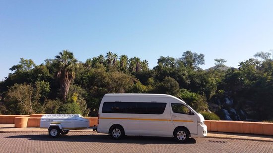 G and L Shuttle Tours and Transfer Services