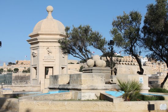 Gardjola Gardens
