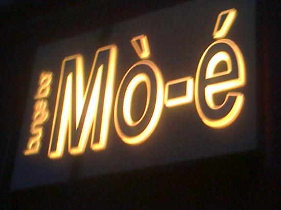 Mo-e Lounge Bar