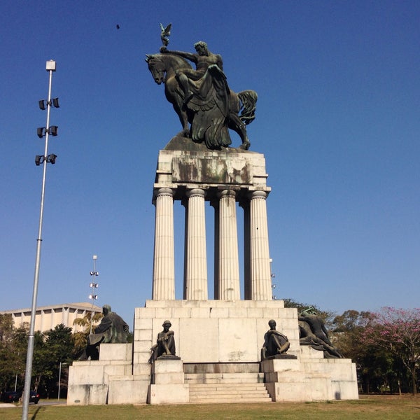 Monumento a Giuseppe Verdi