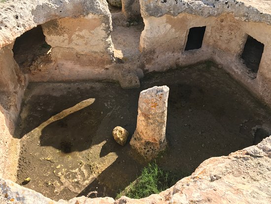 Necropoli Su Crocifissu Mannu