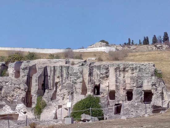 Necropoli di Tuvixeddu