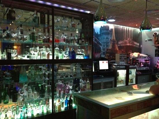 Le Monde Rota Gin House