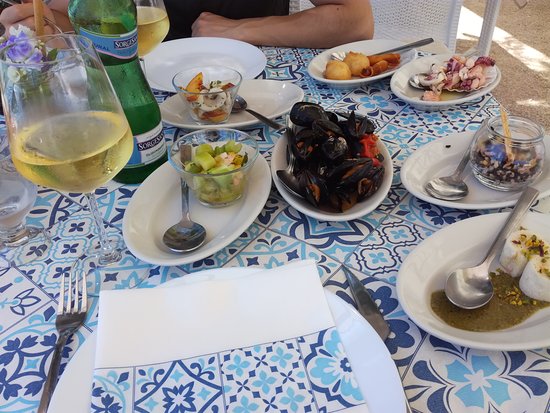 LO SCOGLIO Music Bar