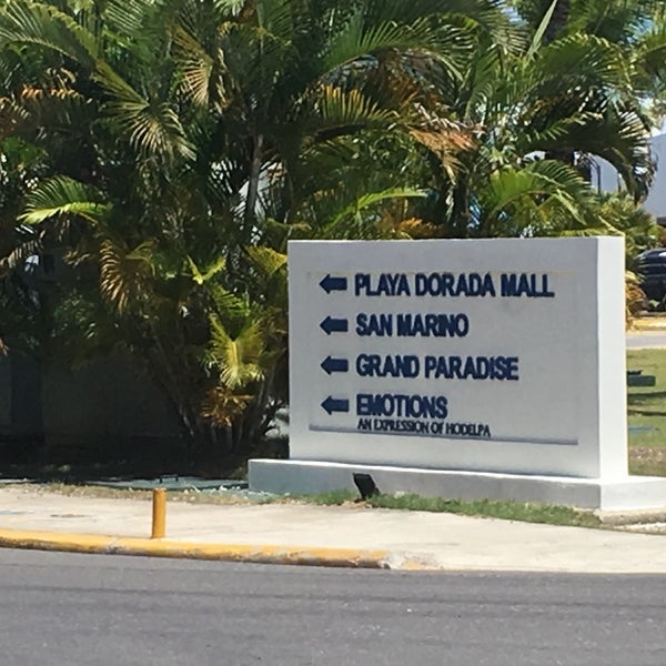 Playa Dorada Mall