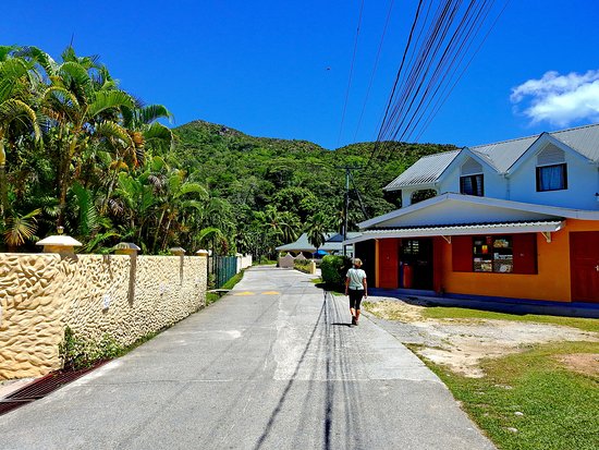 Salazie & Pasquiere Track