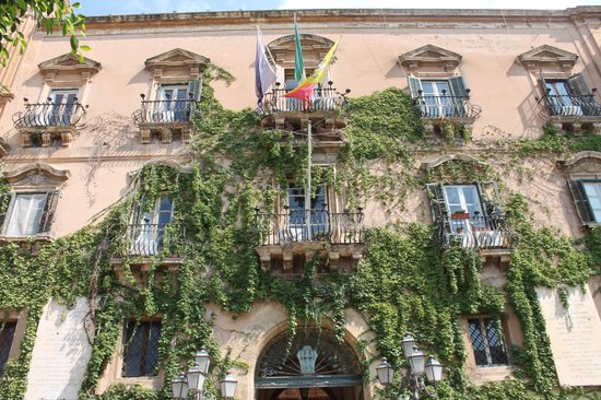 Palazzo dei Giganti