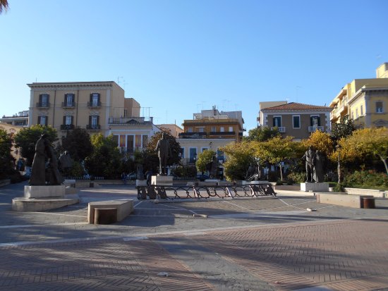Piazza Umberto Giordano