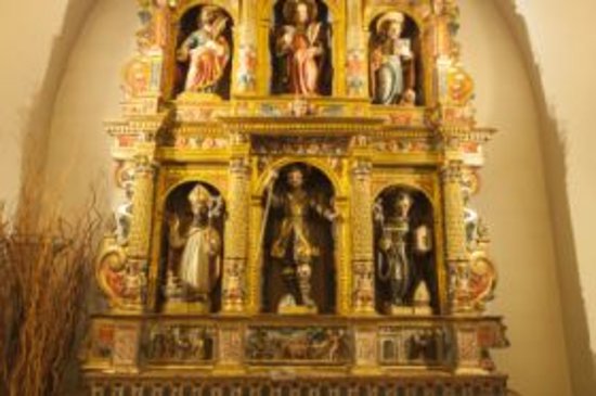 Iglesia de San Iscle y Santa Victoria