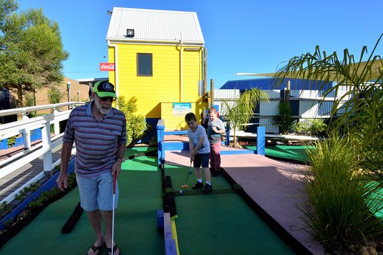 Footbridge Mini Golf, Icecream & Lolly Shop