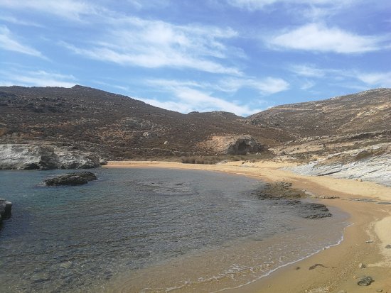Alevrakia Beach