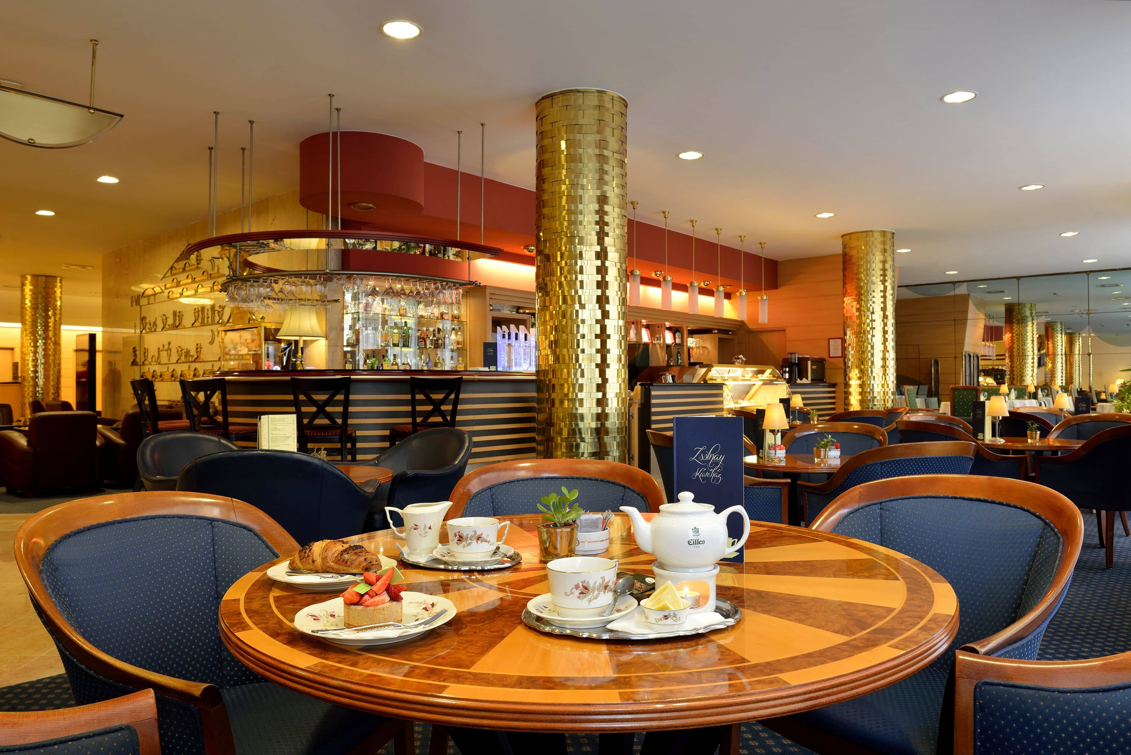 Zsolnay Manufaktúra Budapest Brand Showroom - Astoria