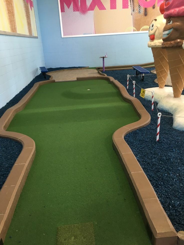 INDOOR MiniGolf
