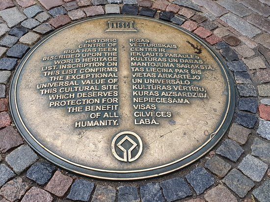 Barricades Memorial