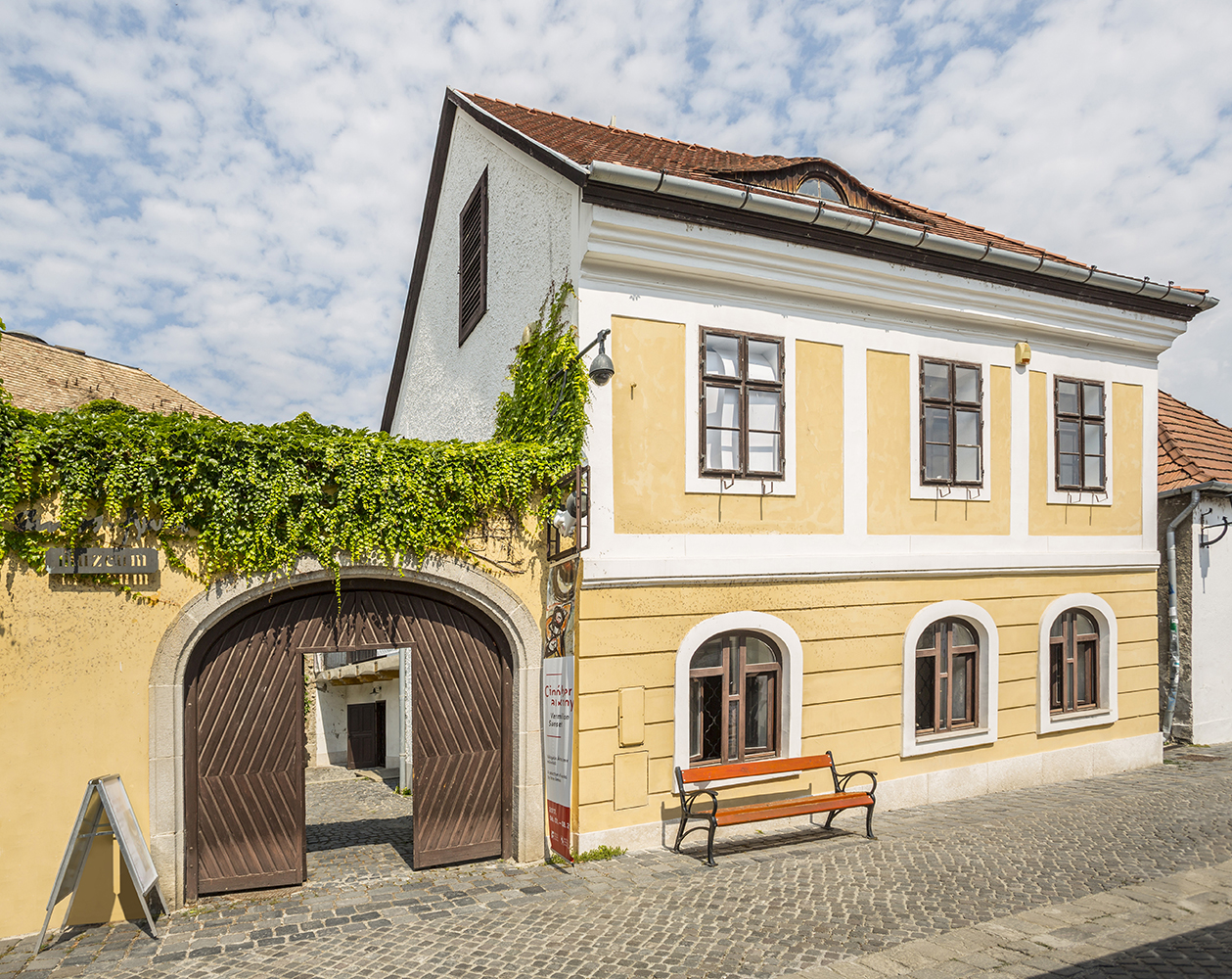 Amos and Anna Museum